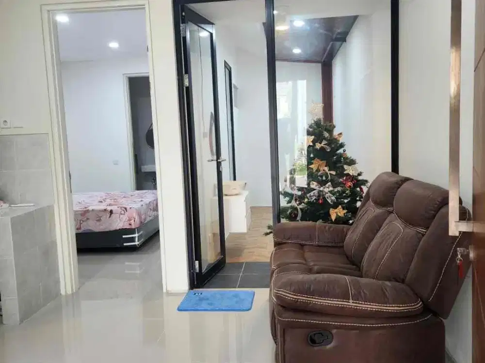 Disewakan Rumah Murah Mewah Siap  Pakai Citraland Surabaya Semi Furnished