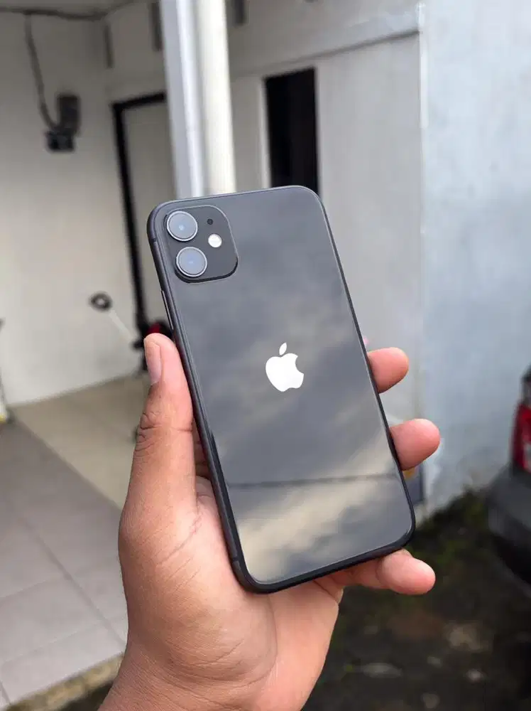 iPhone 11 64GB iBox Garansi Resmi Fullset Original Mulus Like new