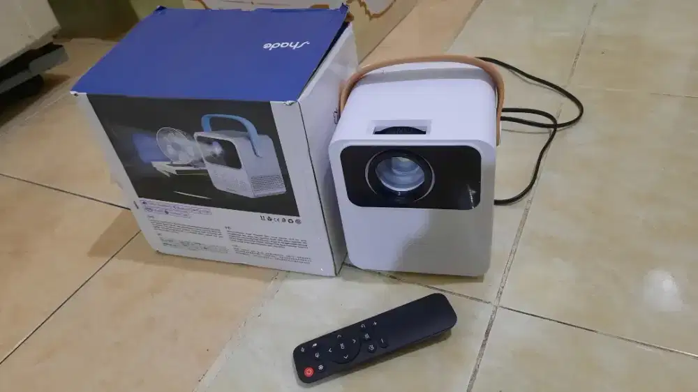 Proyektor shade 
Smart projektor sc2 android