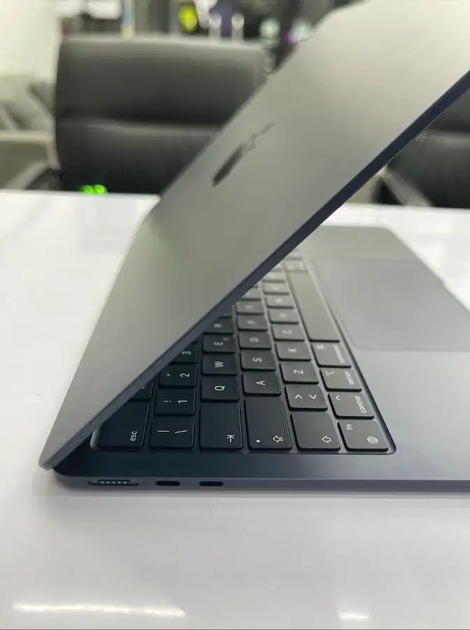 MACBOOK AIR 2024 8/256 GB APPLE M3