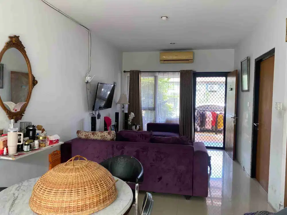 Rumah Cantik 2 lantai dekat Shila Sawangan