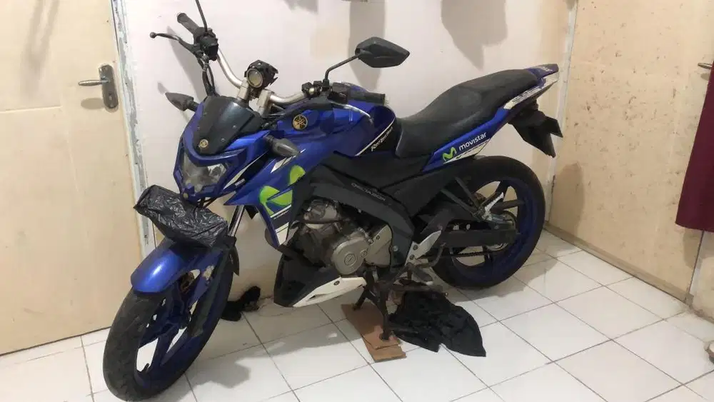 Yamaha Vixion 2015 Movistar Edition - Tangan Pertama, Kondisi Prima!