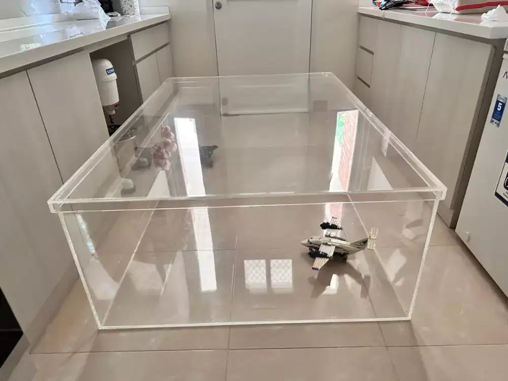 Kotak acrylic untuk pajangan lego