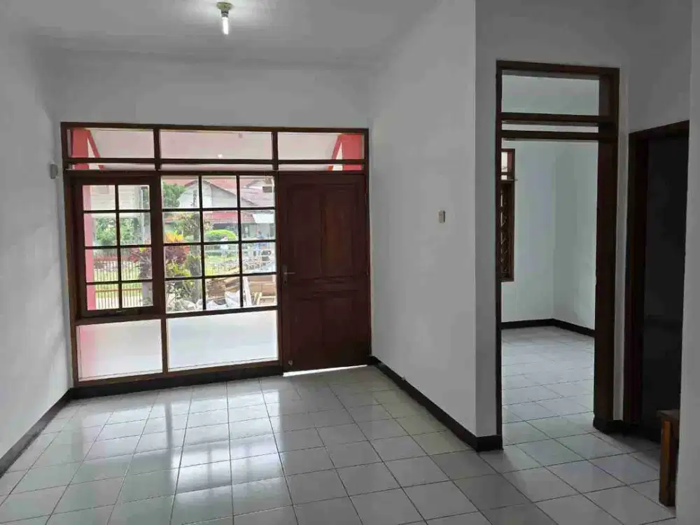 Dijual Rumah Siap Huni di Taman Kopo Indah 2 Bandung