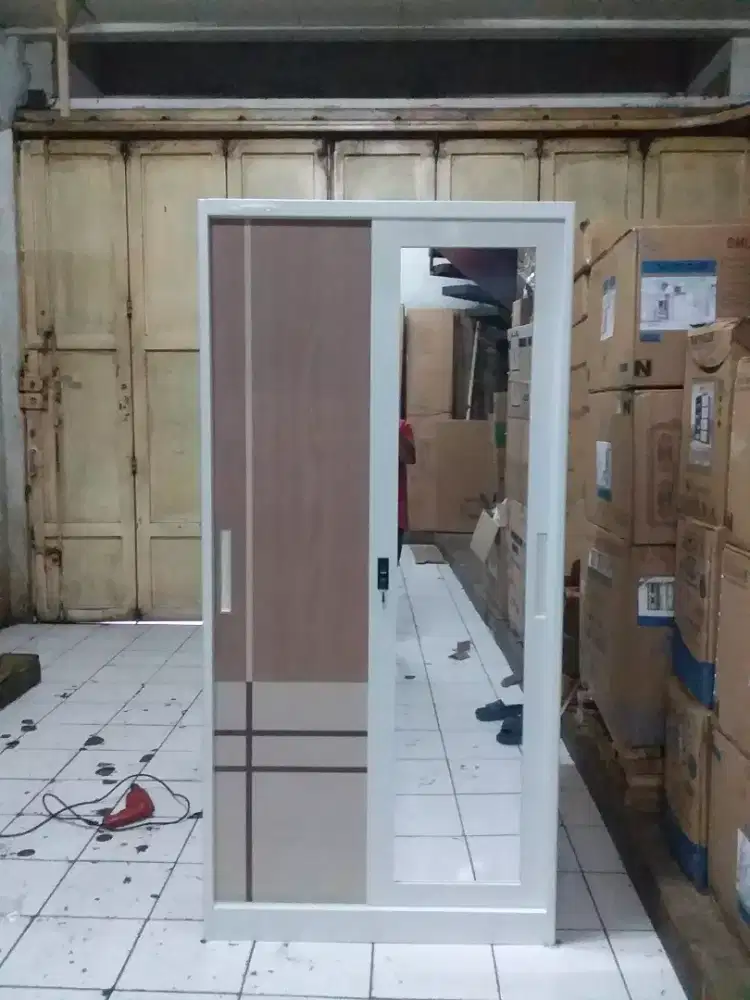 lemari besi model pintu sleeding
