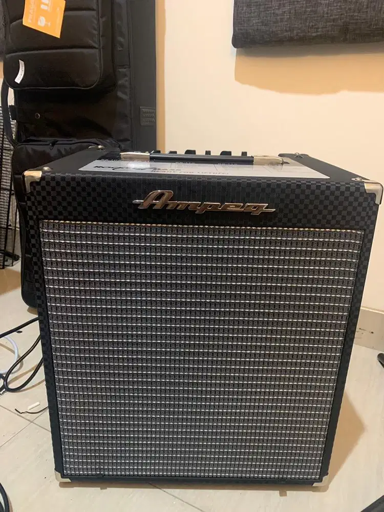 Ampeg RB110 Bekas Rasa Baru