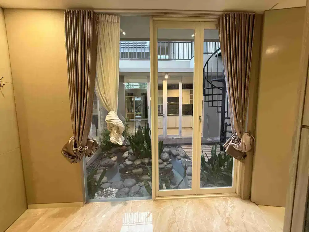 RUMAH DI KAWASAN ELITE CITRASUN GARDEN SEMARANG SEMI FURNISH SIAP HUNI SEKALI