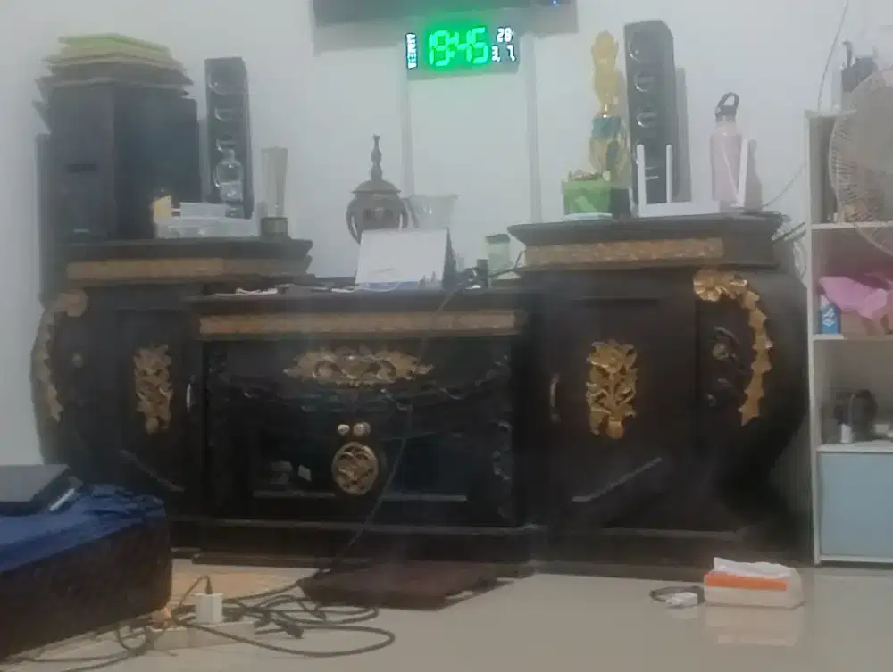Meja TV Ukir full jati