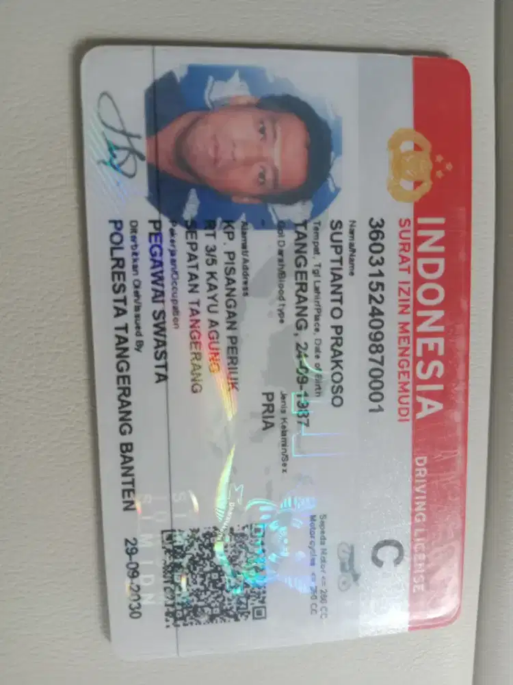 Saya butuh pekerjaan