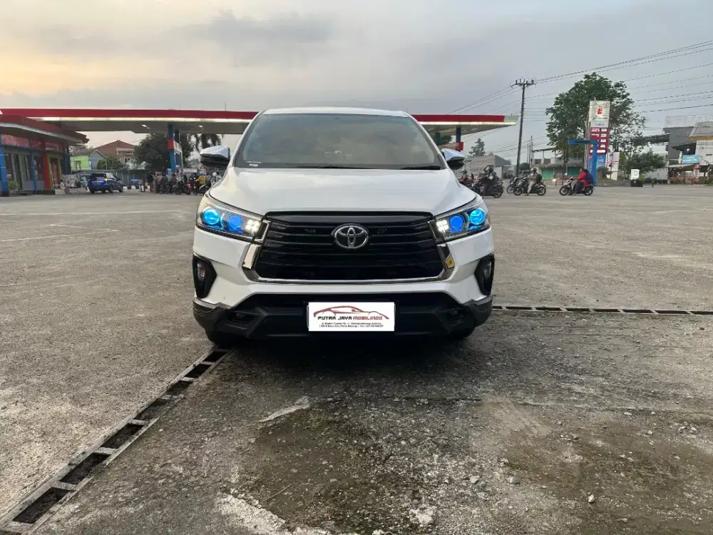 Innova Venturer 2.4 Diesel matic th 2022