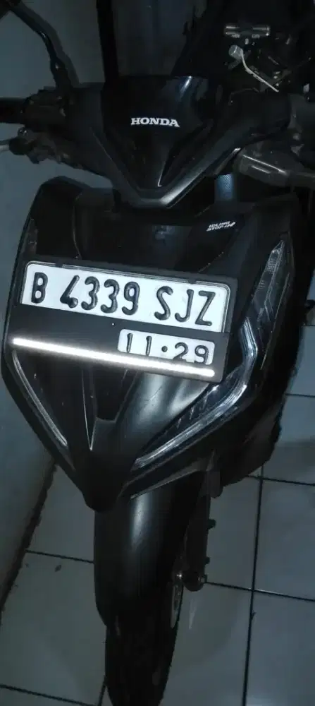 Honda Vario 125 CC, hitam