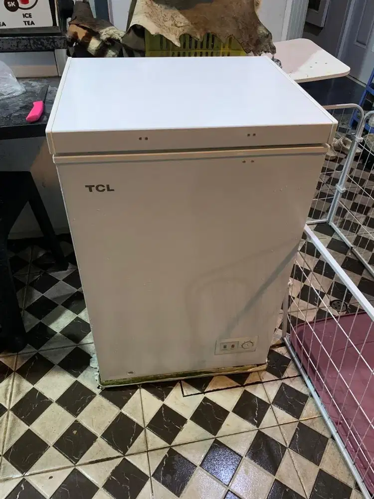 Jual cepat chest freezer TCL 100L
