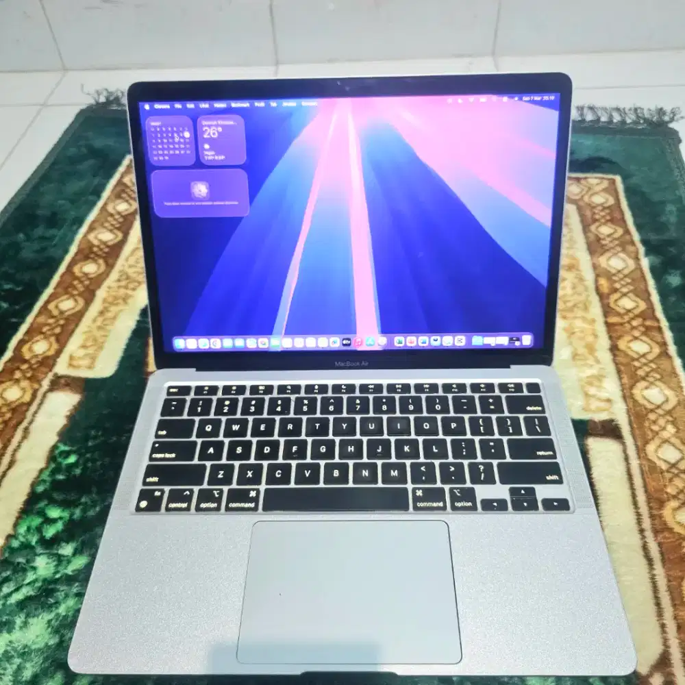 MacBook Air M1 2020 8/256gb - Super Cepat, Ringan, dan Hemat Baterai