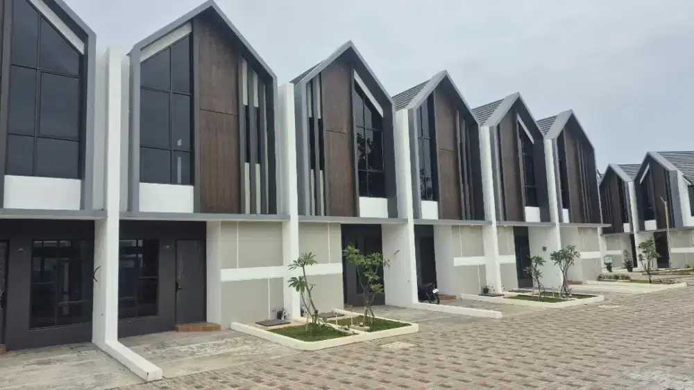 Promo Rumah 2 lantai siap huni Rp.10jt all in, Fasilitas Kolam Renang