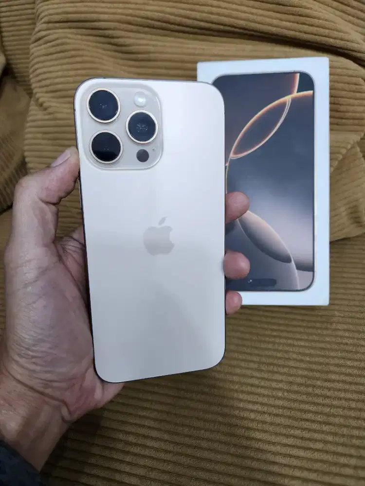 Iphone 16 pro max 256gb inter cukai tolong di catet