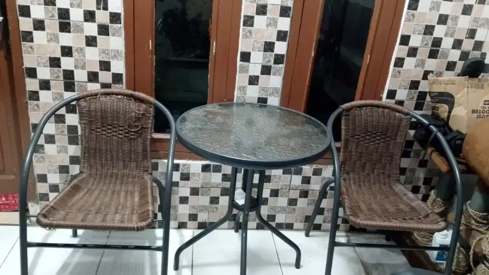 Kursi teras  dan meja nya