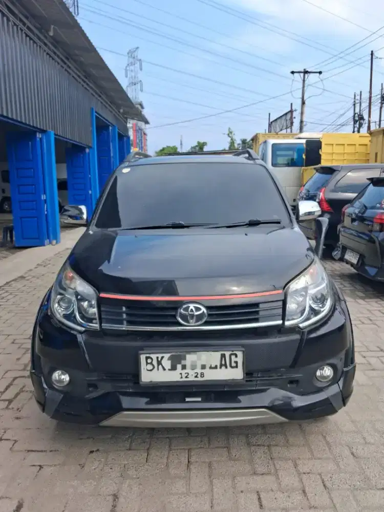 Rush TRD Ultimo Manual 2017 Hitam