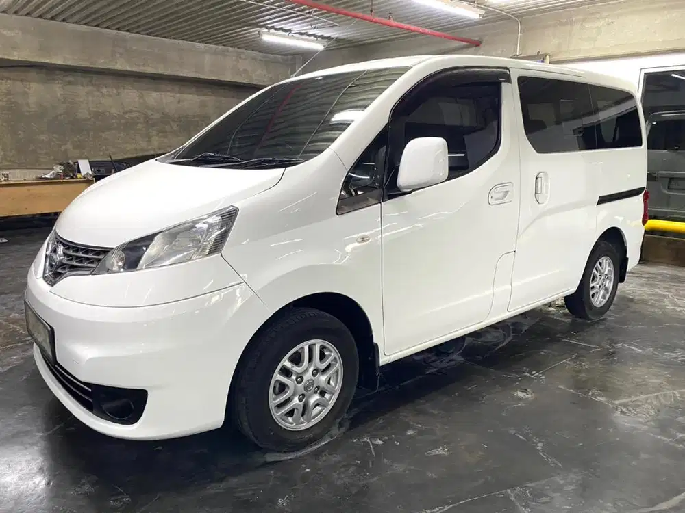 Evalia XV HWS Matic AT Putih 2014 Nissan 1.5 Keyless Highway Star