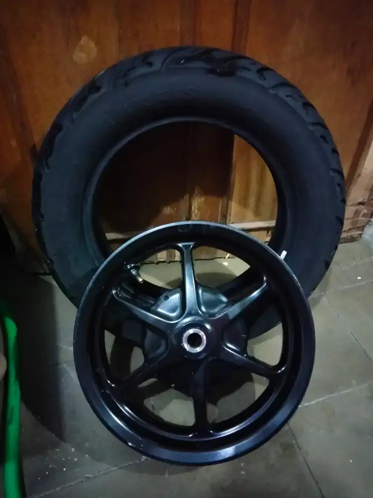 Velg belakang Yamaha freego original dan ban