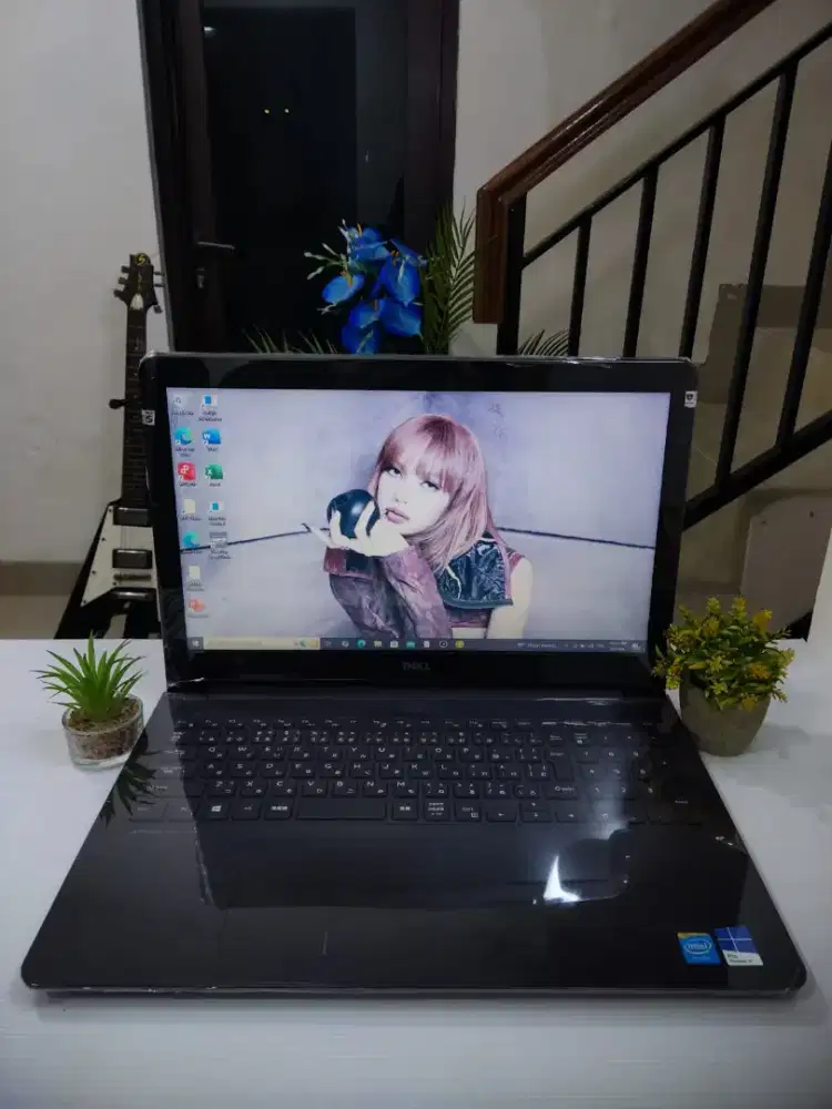 Laptop Multimedia Design DELL LATITUDE 3350-I02 layar 15,6 inch [SSD]