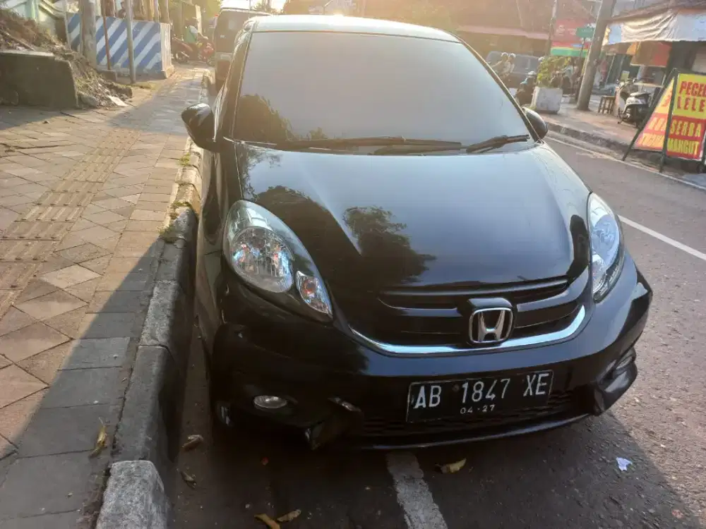 Honda brio matic 2017 hitam