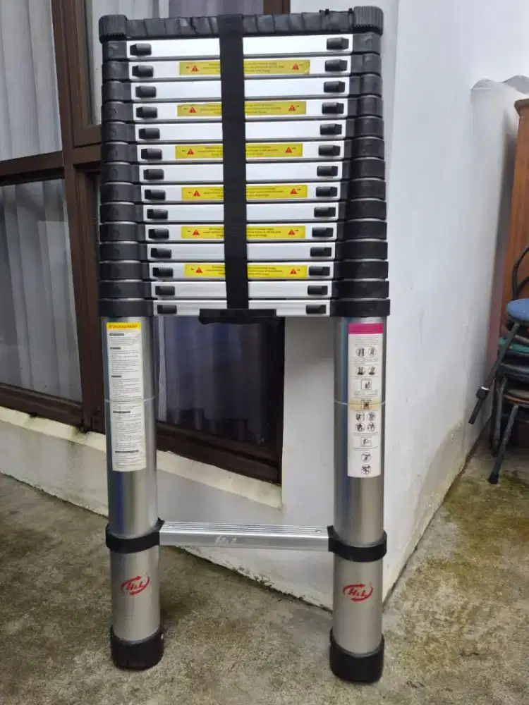 Tangga  Aluminium otomatis