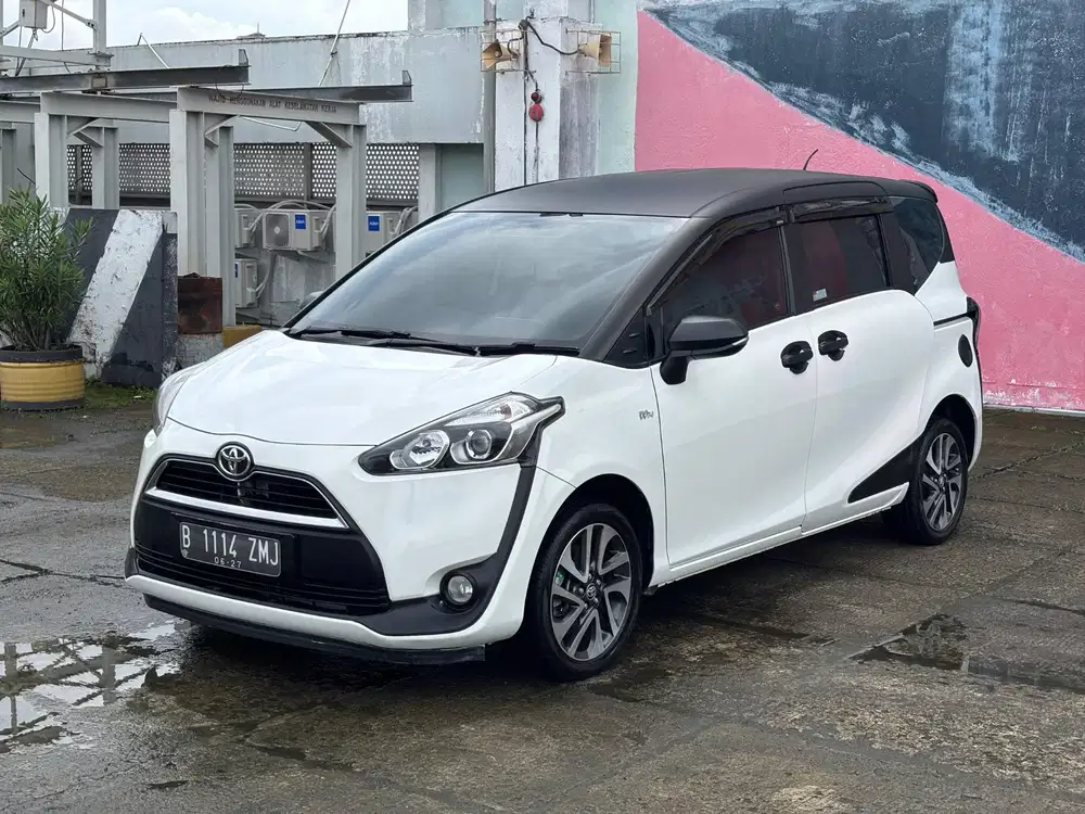 Toyota Sienta V 2017 AT