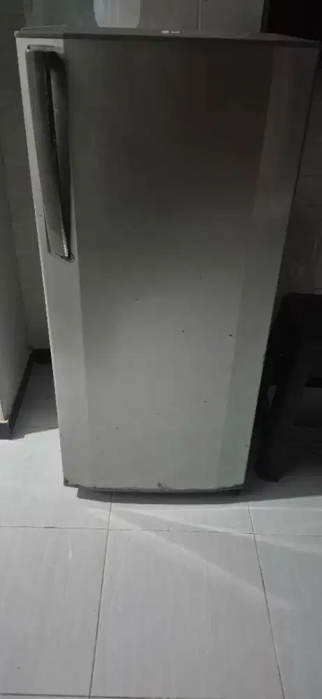 Dijual Kulkas LG, kndisi normal, pemakaian wajarr aja