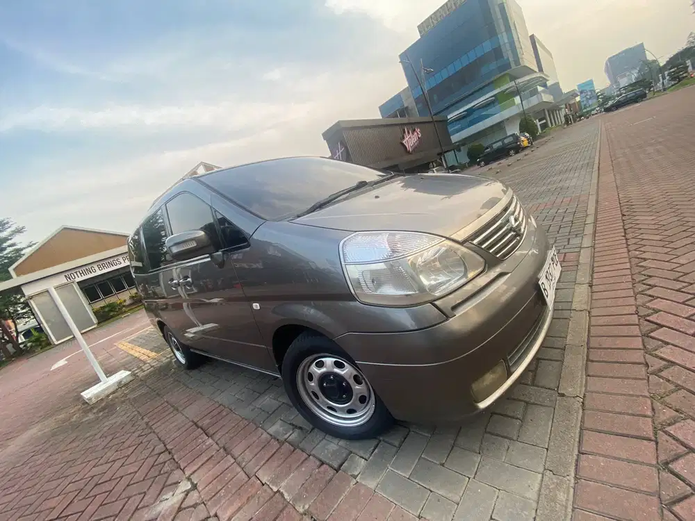 Nissan Serena 2011 Bensin