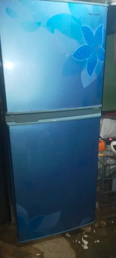 Jual kulkas Sharp 2 pintu normal ORI belom pernah servis