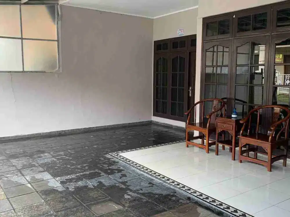 Rumah luas 2 lantai di komplek Deplu, Pondok Aren, Tangerang Selatan