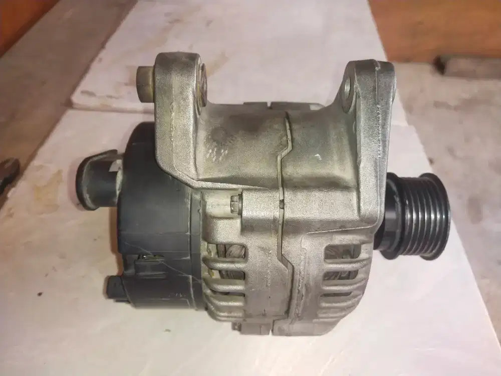 Di jual alternator bmw e46 m43