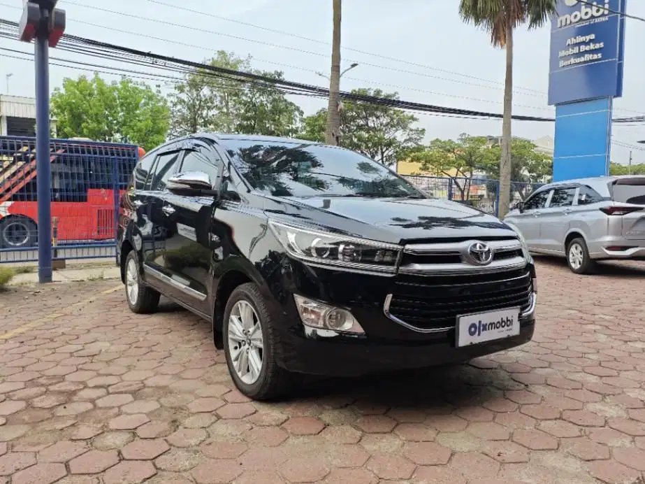 TDP 14JT, Toyota Kijang Innova 2.0 Q Bensin-AT Hitam 2019