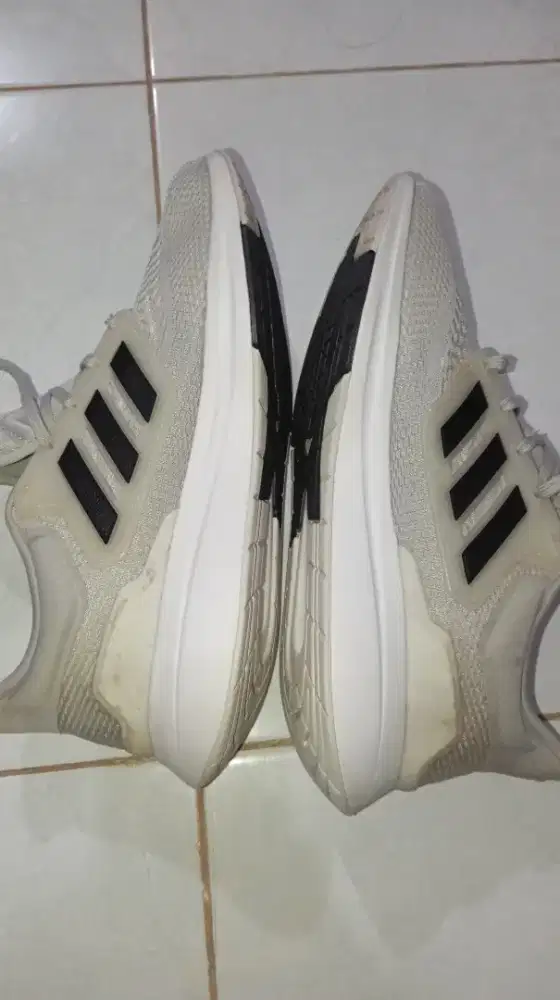 Sepatu Adidas Runn EQ21 no.44