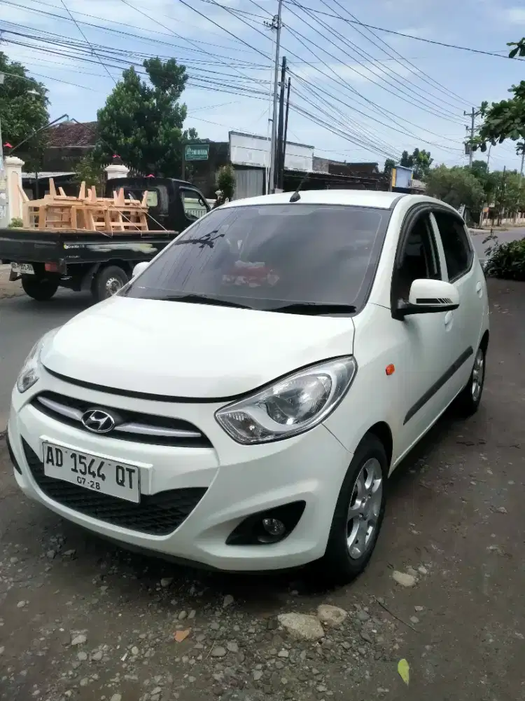 Hyundai i10 tahun 2012 Manual