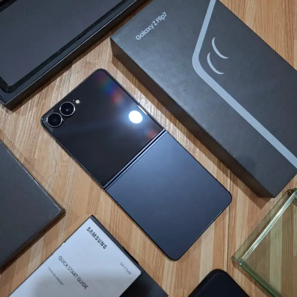 Samsung Galaxy Z Flip 7 12/256 SEIN Fullset