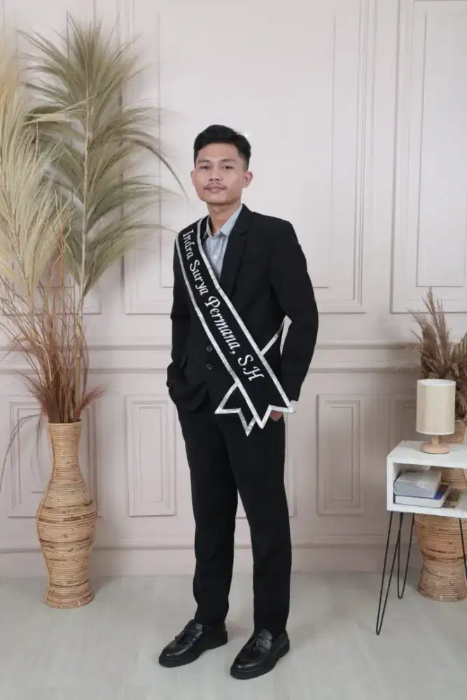 Cari perkajaan Admin atau hukum S1