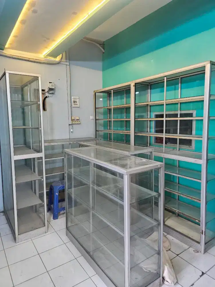 Jual Murah Etalase & Rak kayu !!