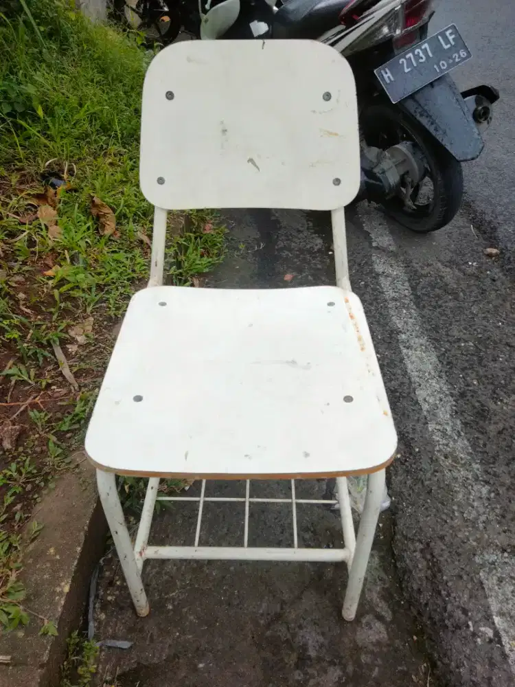 Kursi cafe rangka besi pipa