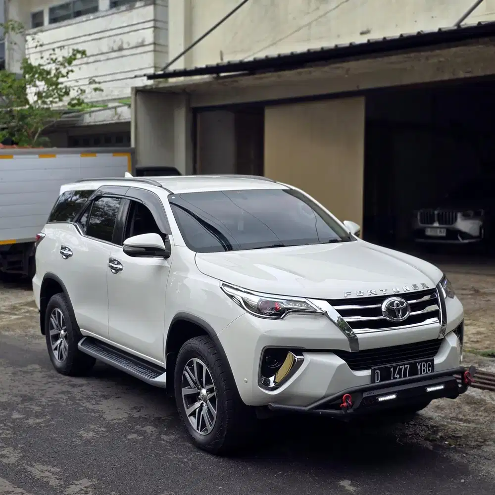 TOYOTA FORTUNER VRZ AT 2016 ISTIMEWA