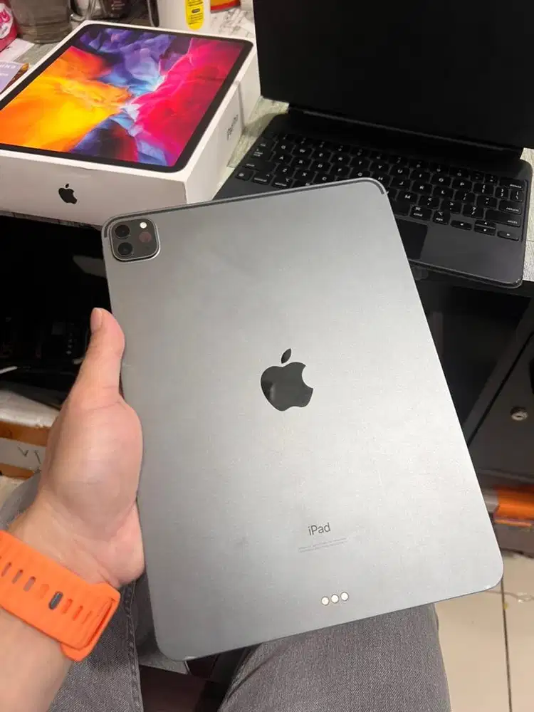 Ipad pro 11 inch gen 2 istimewah + magic keyboard original apple