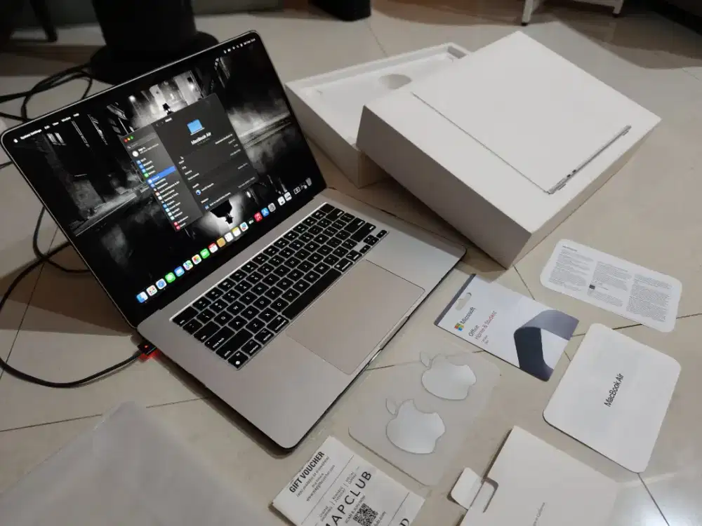 Macbook Air M2 15inch 2023 8/256GB SSD