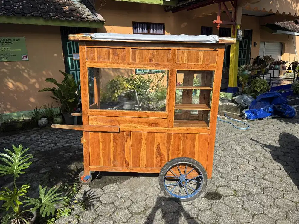 Dijual Gerobak Jualan Second – Kayu Jati Kokoh