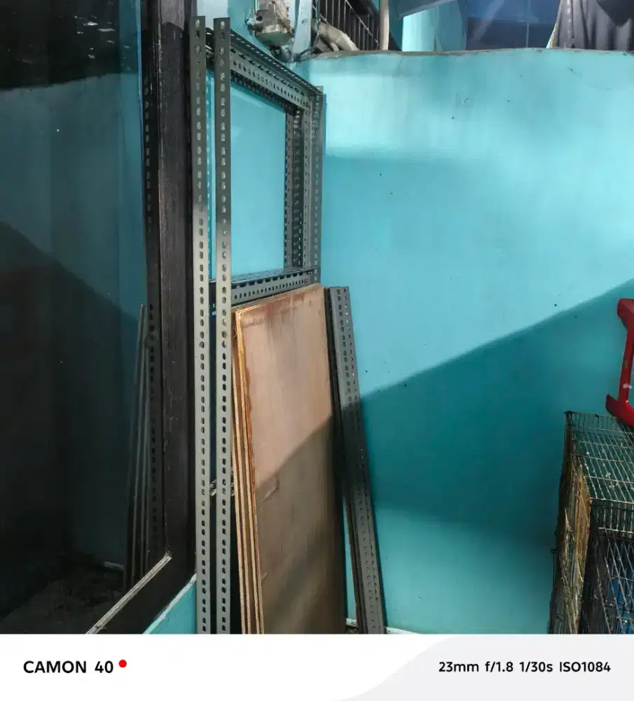 Rak besi 4 susun 60x120 dan kandang besi kotak.