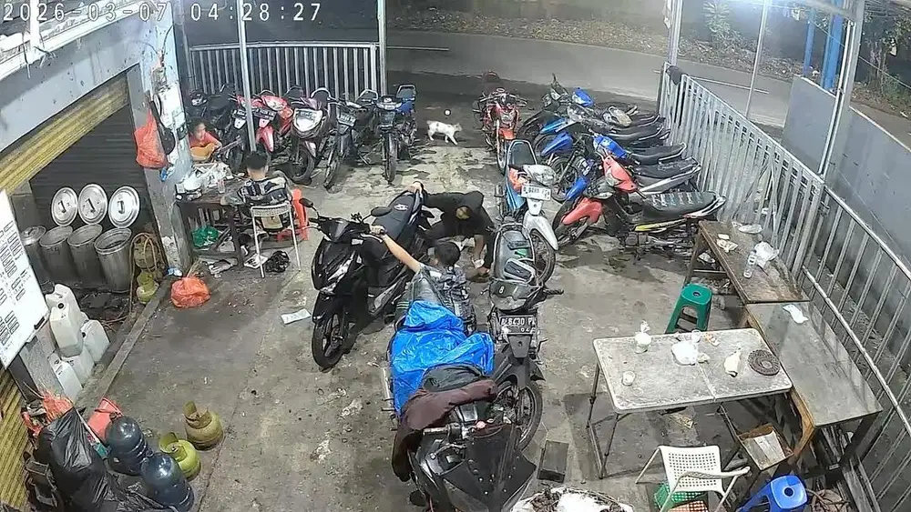 Teknisi Service Motor