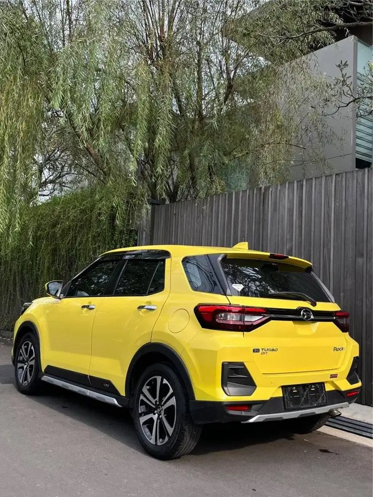 LOW KM // DAIHATSU ROCKY 1.0 TC R ADS CVT AT 2021
