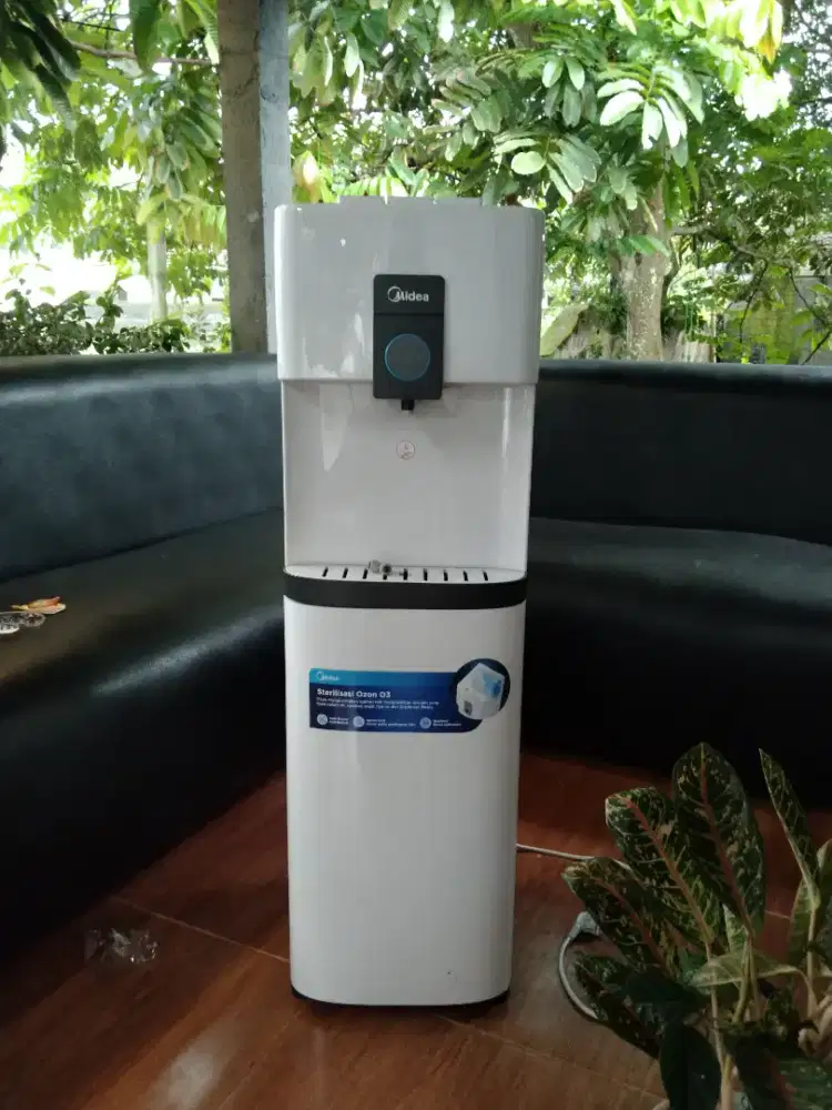 Dispenser mewah galon bawah