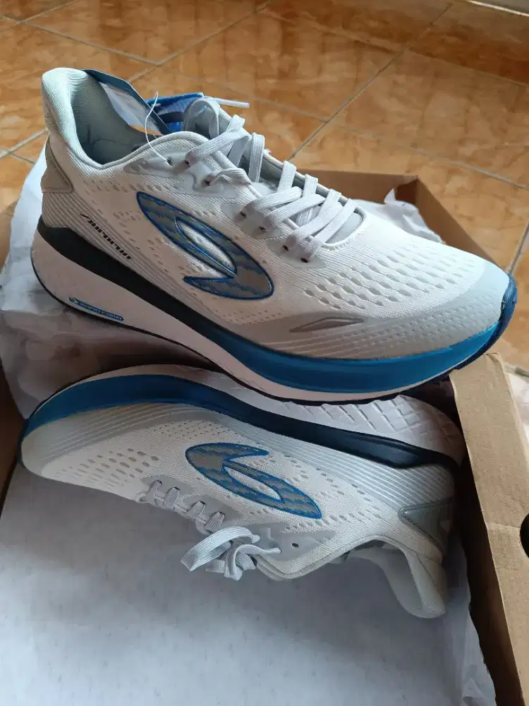 Sepatu Olahraga Running