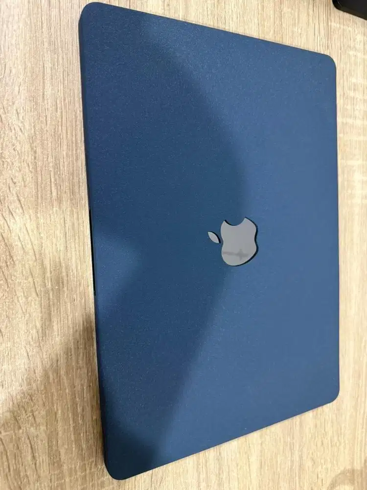 Macbook air M2 256gb kondisi sangat terawat
