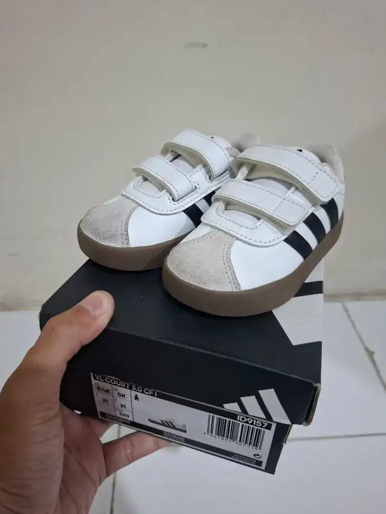 Sepatu Anak Addidas Skate Ukuran 21cm / 5